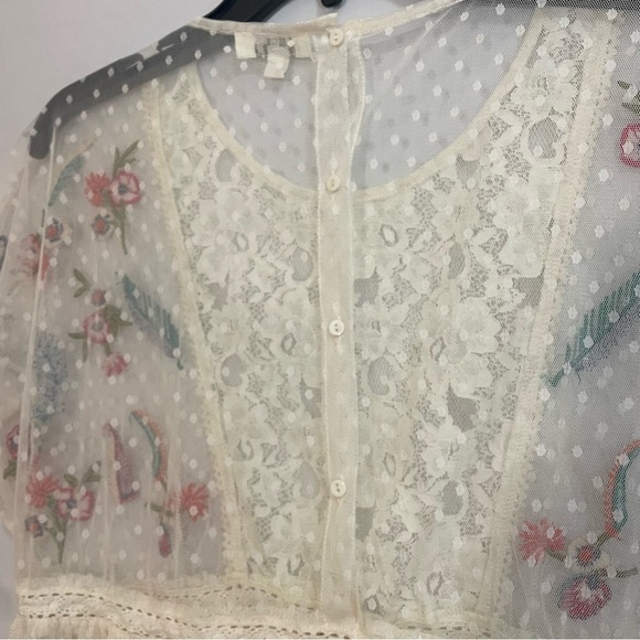 Umgee See through Lace Embroidery Blouse - Picture 6 of 7